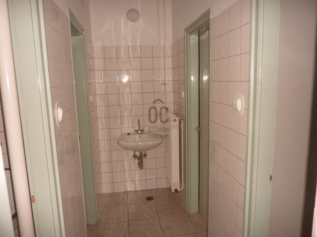 Kiadó ipari ingatlan, Vácon 190 E Ft / hó / költözzbe.hu