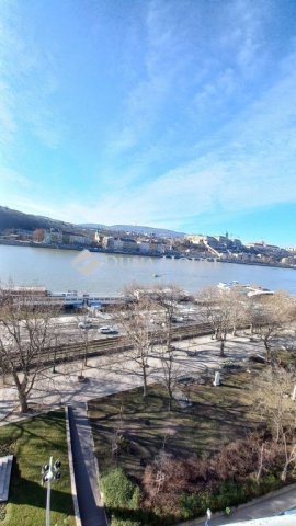 Kiadó iroda, Budapesten, V. kerületben, Március 15. téren