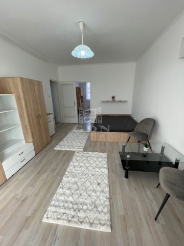 Kiadó téglalakás, albérlet, Szegeden 180 E Ft / hó, 2 szobás