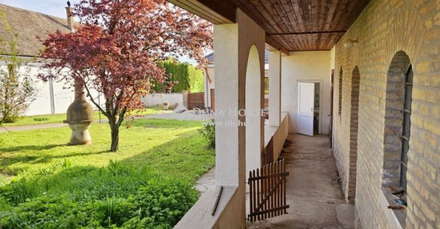 Eladó családi ház, Szajkon 58 M Ft, 5 szobás