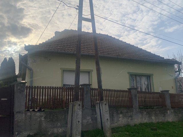 Eladó családi ház, Bogyiszlón 17.9 M Ft, 5 szobás