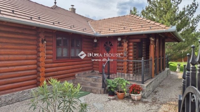 Eladó családi ház, Kecskeméten 180 M Ft, 4 szobás