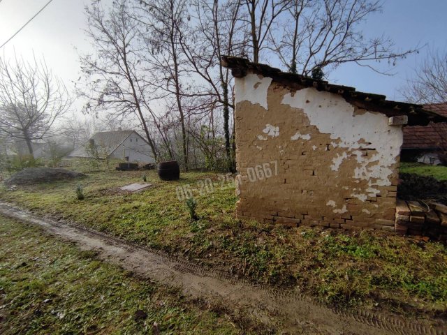 Eladó családi ház, Szajkon 4 M Ft, 1 szobás