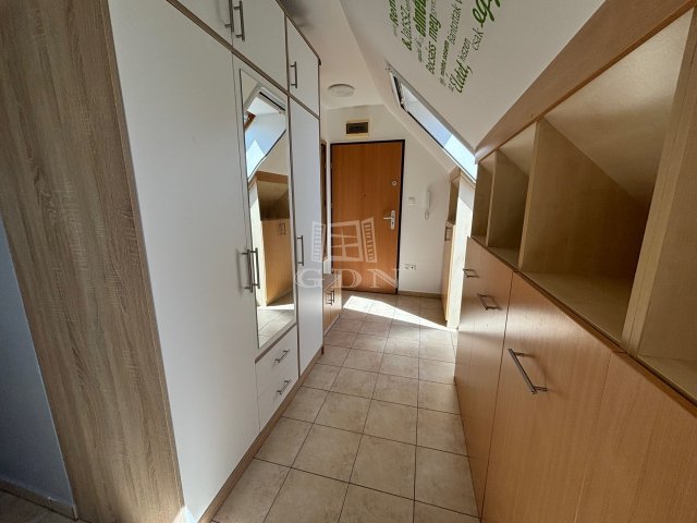 Kiadó téglalakás, albérlet, Komáromban 230 E Ft / hó, 3 szobás