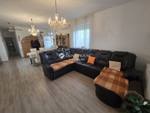 Eladó családi ház, Taksonyon 74.9 M Ft, 4 szobás