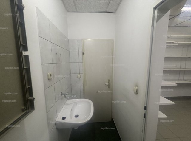 Eladó üzlethelyiség, Hévízen 33.5 M Ft / költözzbe.hu