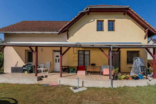 Eladó családi ház, Gödön 114.99 M Ft, 4 szobás