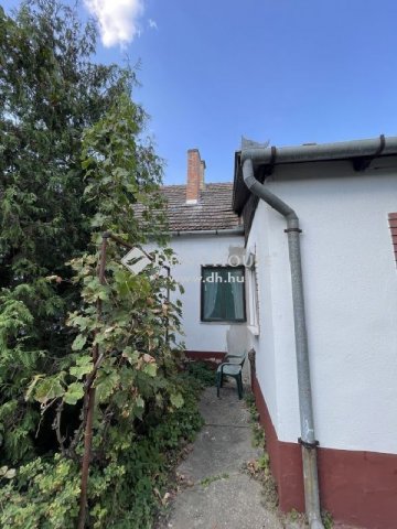 Eladó családi ház, Szegeden 54.9 M Ft, 4 szobás