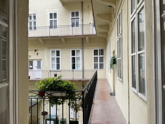 Kiadó téglalakás, albérlet, Budapesten, V. kerületben, 2 szobás