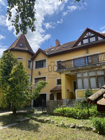 Eladó családi ház, Leányfaluban 390 M Ft, 28 szobás