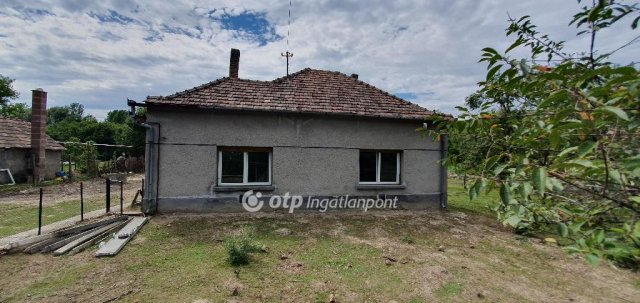 Eladó családi ház, Szentimrefalván 12.9 M Ft, 2 szobás