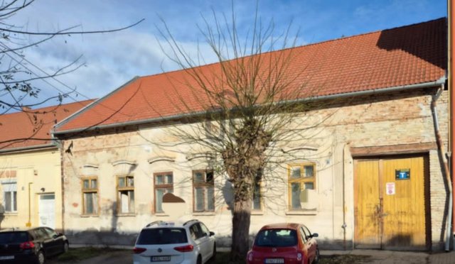 Eladó téglalakás, Kalocsán 42 M Ft, 4 szobás