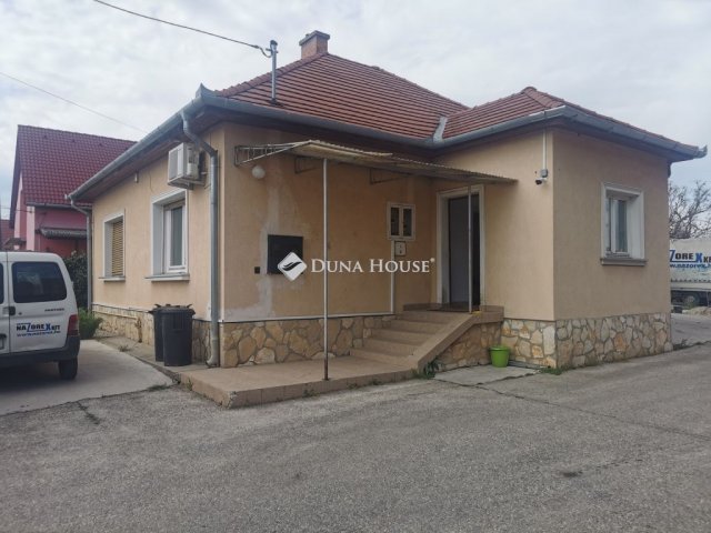 Eladó ipari ingatlan, Vecsésen 269.9 M Ft / költözzbe.hu
