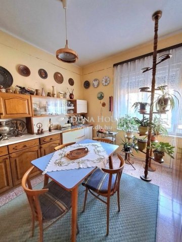Eladó családi ház, Geresdlakon 35 M Ft, 5 szobás