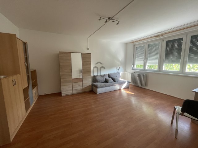 Kiadó panellakás, albérlet, Kecskeméten 100 E Ft / hó, 1 szobás