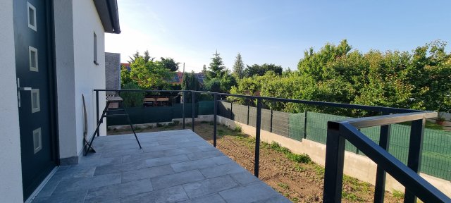 Eladó téglalakás, Budakeszin 138.8 M Ft, 4 szobás