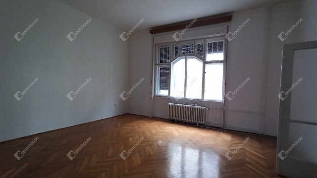 Eladó téglalakás, Debrecenben 80 M Ft, 3 szobás
