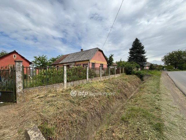 Eladó családi ház, Nyírtasson 5.5 M Ft, 2 szobás