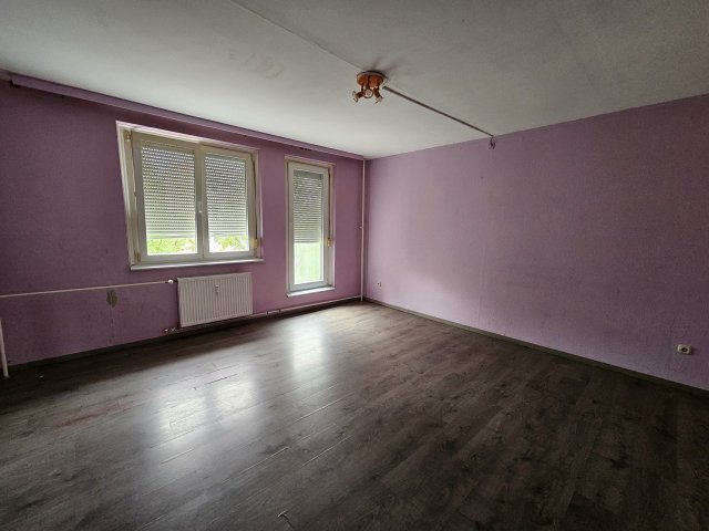 Eladó téglalakás, Pápán 20.5 M Ft, 2 szobás