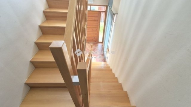 Eladó családi ház, Kecskeméten 108.9 M Ft, 5 szobás