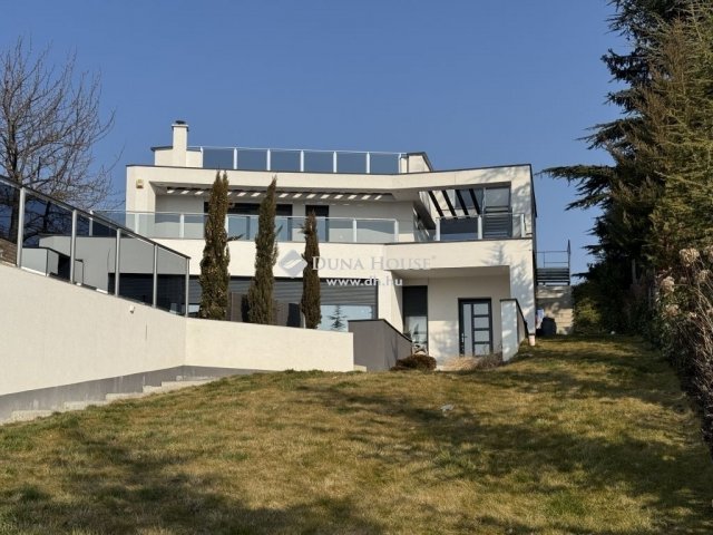 Eladó családi ház, Budaörsön 399 M Ft, 1 szobás