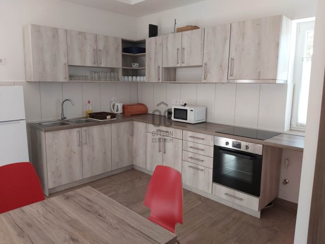 Kiadó családi ház, albérlet, Pécsett 470 E Ft / hó, 3 szobás