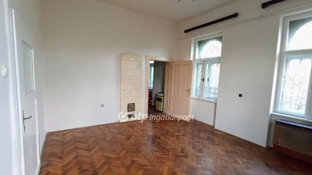 Eladó téglalakás, Gödöllőn 44.9 M Ft, 2 szobás