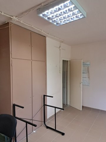 Kiadó iroda, Szolnokon 50 E Ft / hó, 1 szobás