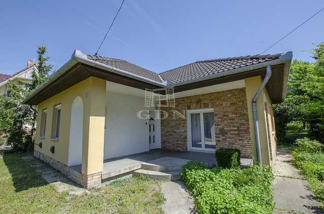 Eladó családi ház, Szigetcsépen 58.99 M Ft, 1+2 szobás