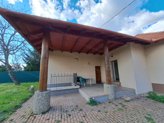 Eladó családi ház, Komáromban 89 M Ft, 3 szobás