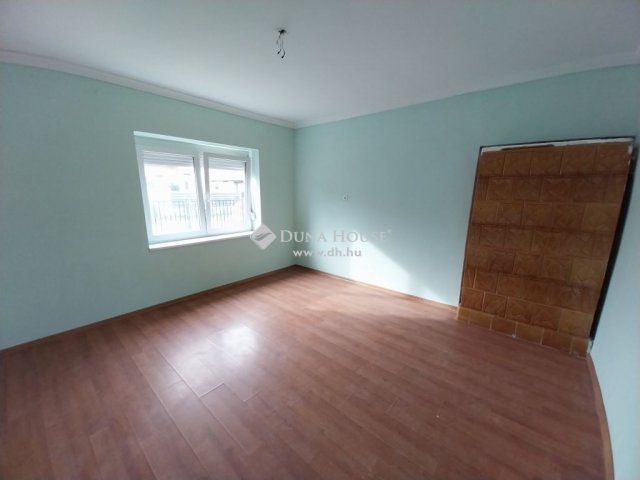 Eladó családi ház, Nyúlon 39 M Ft, 3 szobás