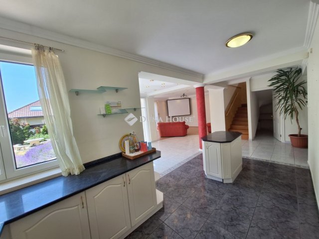 Kiadó családi ház, albérlet, Herceghalomon 600 E Ft / hó