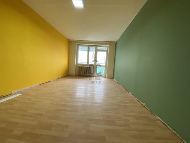 Eladó panellakás, Dunaújvárosban 17.9 M Ft, 2 szobás