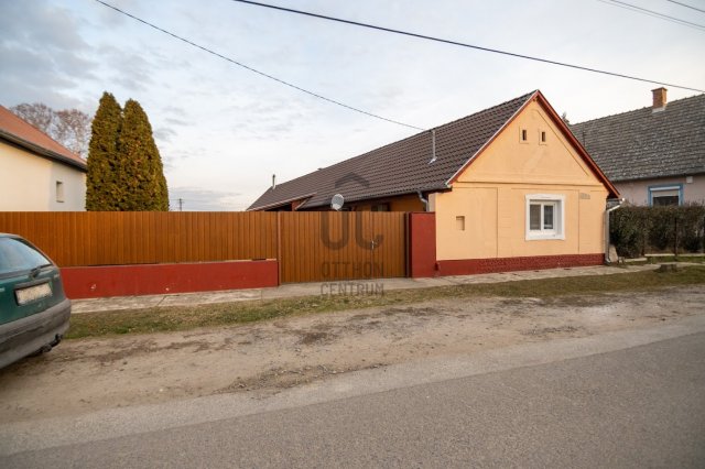 Eladó családi ház, Faddon 27.7 M Ft, 3 szobás