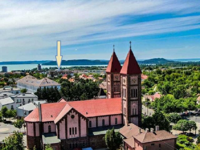 Eladó téglalakás, Balatonfüreden 57.9 M Ft, 3 szobás