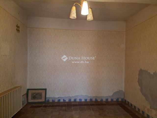 Eladó családi ház, Csávolyon 15.8 M Ft, 3 szobás