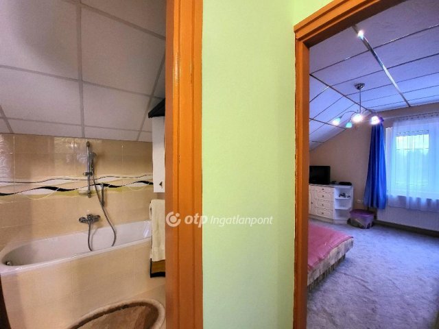 Eladó családi ház, Siófokon 135 M Ft, 5 szobás