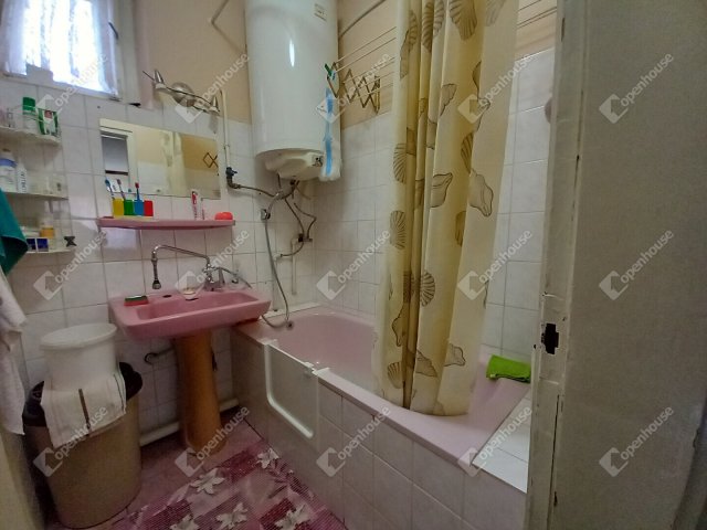 Eladó családi ház, Rákóczifalván 29.99 M Ft, 4 szobás