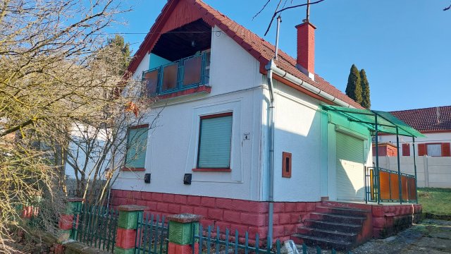 Eladó családi ház, Dombóváron 21.5 M Ft, 5 szobás