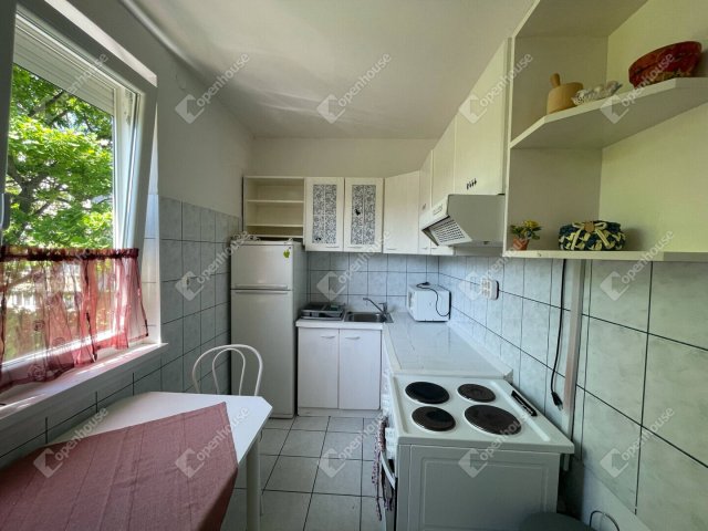 Kiadó panellakás, albérlet, Tatabányán 160 E Ft / hó, 2 szobás