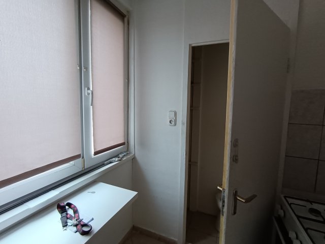 Eladó panellakás, Cegléden 39.9 M Ft, 3 szobás
