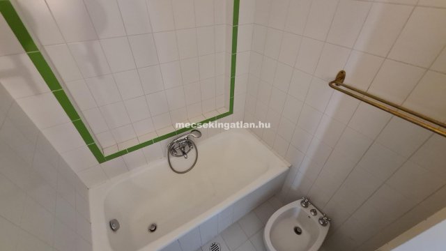 Kiadó téglalakás, albérlet, Pécsett 135 E Ft / hó, 2 szobás