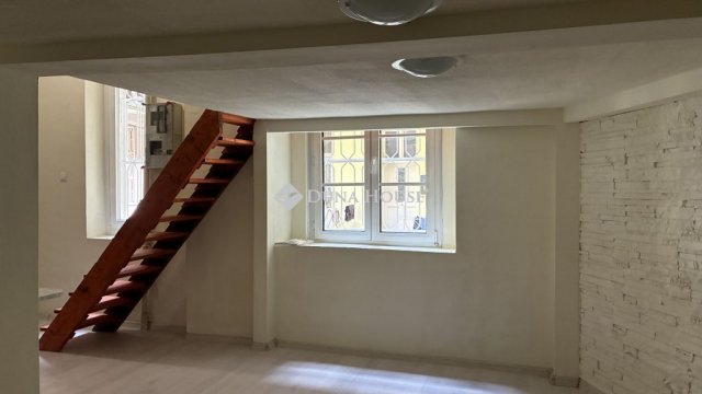 Eladó téglalakás, Budapesten, VIII. kerületben 44.9 M Ft