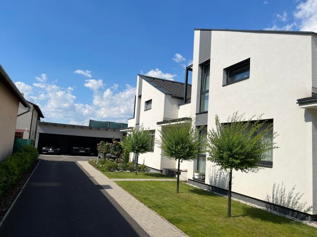 Eladó sorház, Győrött 109 M Ft, 4 szobás / költözzbe.hu