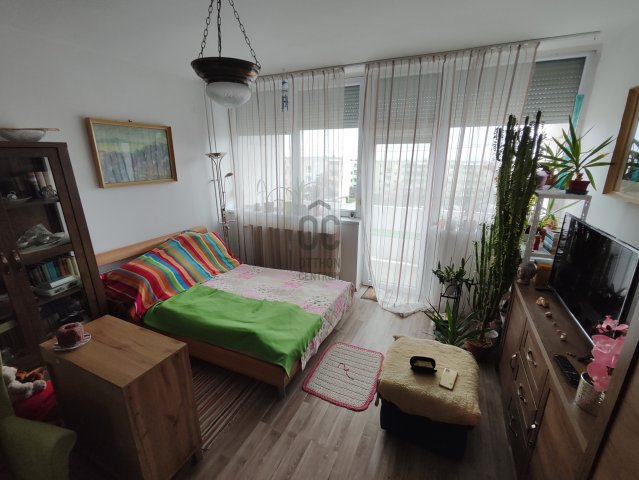 Eladó téglalakás, Várpalotán 36.9 M Ft, 2 szobás