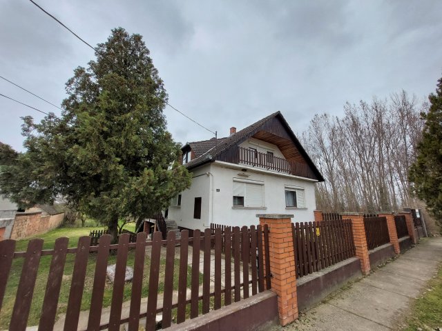 Eladó családi ház, Csávolyon 32.99 M Ft, 4 szobás