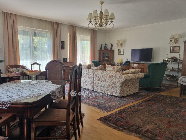 Eladó családi ház, Budapesten, II. kerületben 330 M Ft, 6 szobás