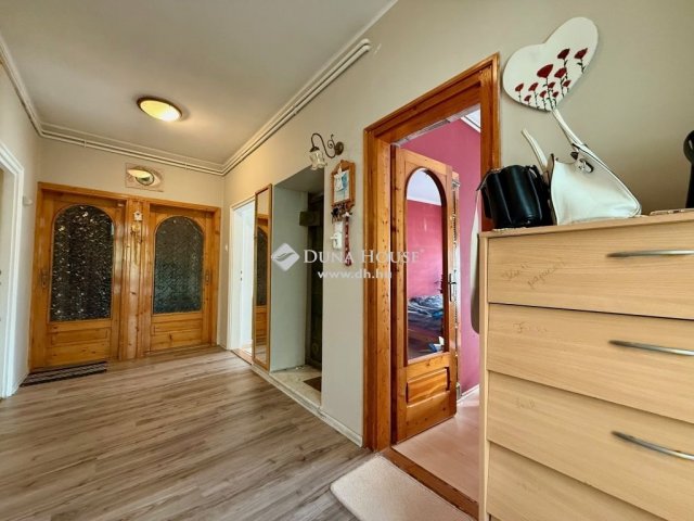 Eladó családi ház, Balatonfüreden 140 M Ft, 7 szobás