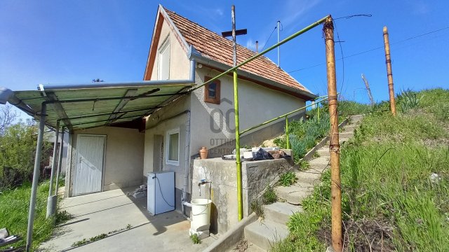 Eladó mezogazdasagi ingatlan, Szekszárdon 9.9 M Ft