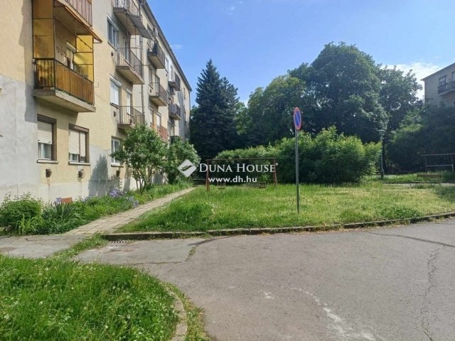 Eladó téglalakás, Miskolcon 16.5 M Ft, 1 szobás